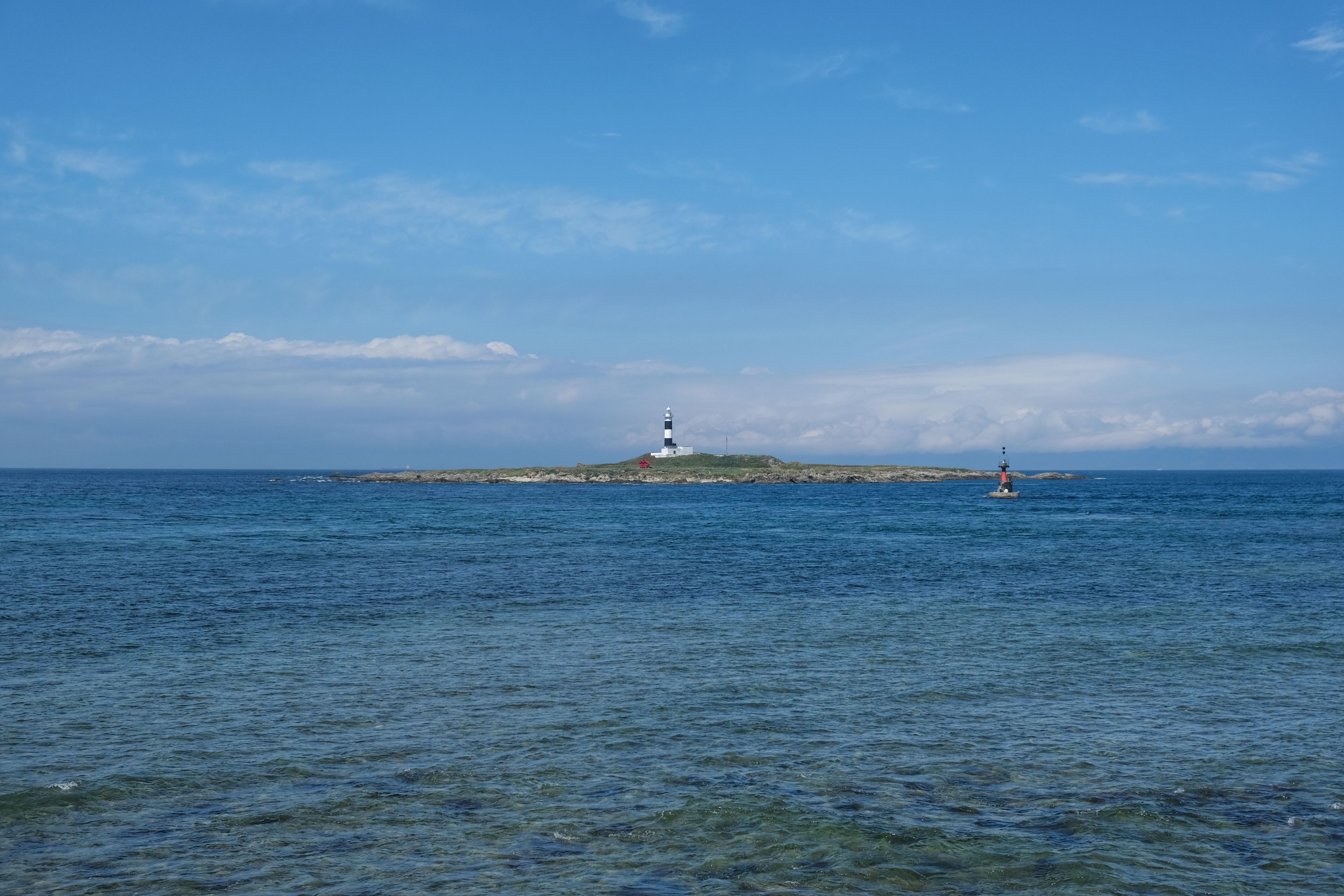 Le phare au large du cap d'Oma