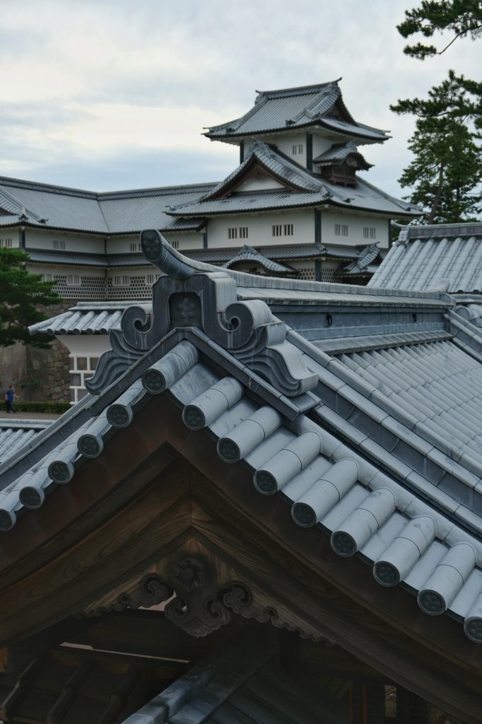 Les toits du château de Kanazawa