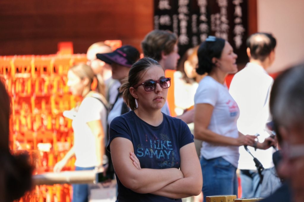 Claire blasée au Fushimi Inari