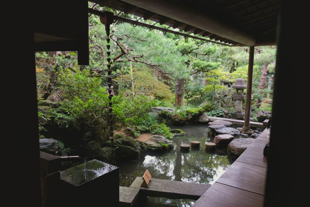 La jardin d'une maison de samouraï de Kanazawa