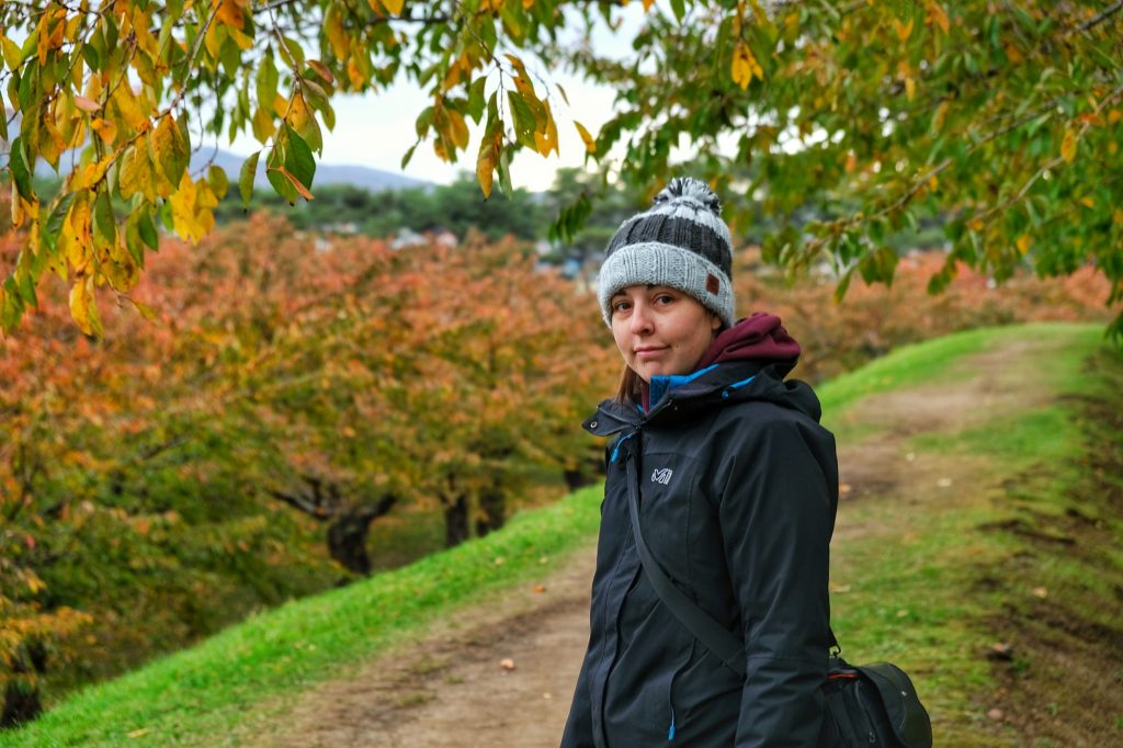 Claire dans le parc du Goryokaku à Hakodate