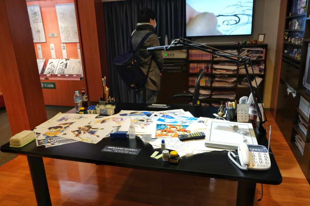 Reconstitution du bureau de Gosho Aoyama dans son musée de Hokuei