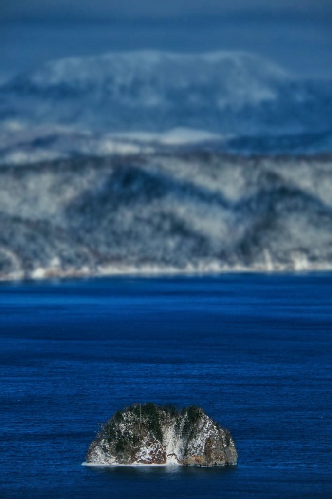L'île centrale du lac Mashu