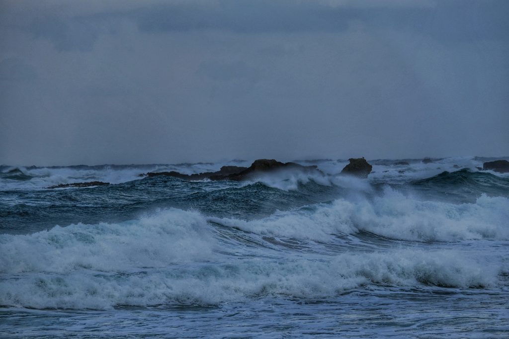 Les vagues de la mer du Japon