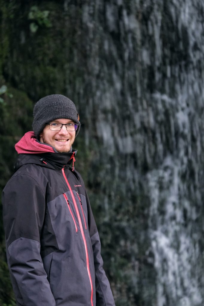 Vincent devant la cascade du Tenjinsha