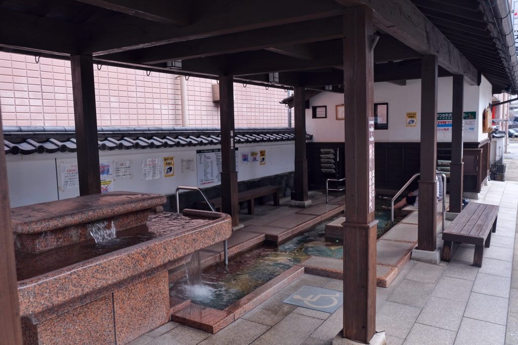 Un onsen de pieds dans la ville de Hirado