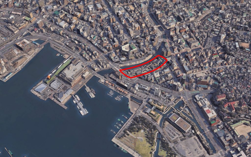 Aujourd'hui Dejima est entourée par la ville de Nagasaki qui a gagné du terrain sur la mer