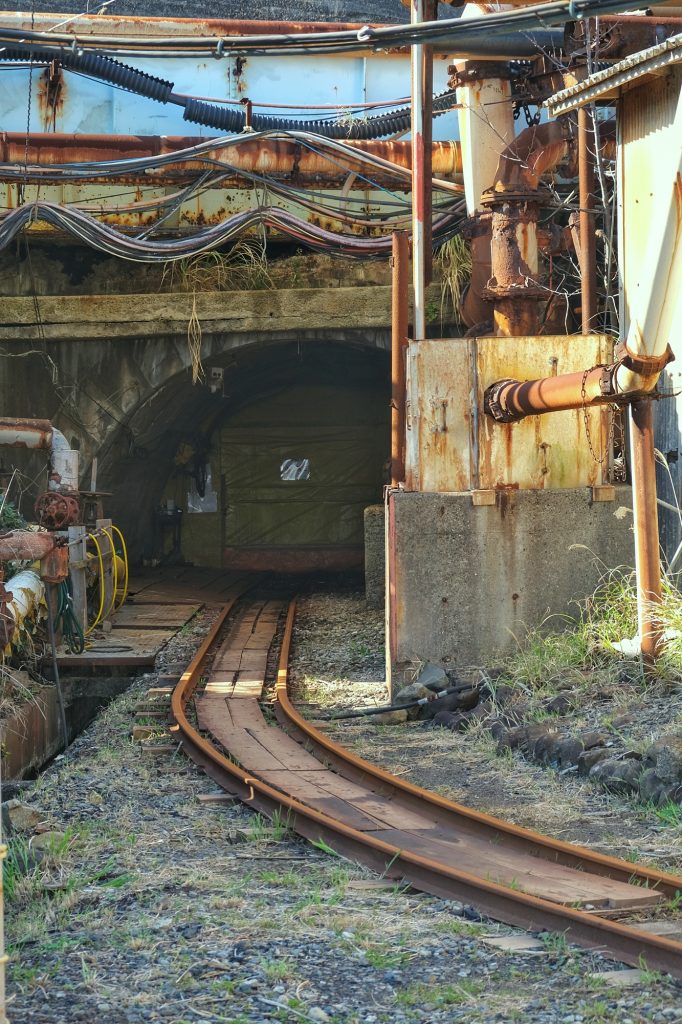 Entrée du train touristique vers la mine de l'île d'Ikeshima