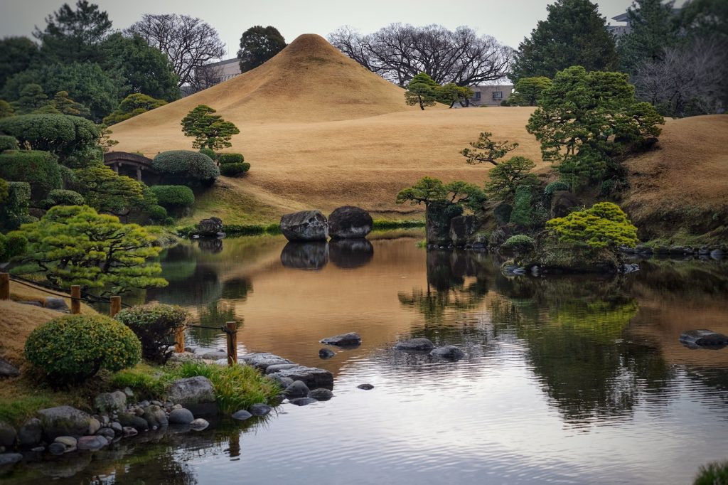 Le Mont Fuji en miniature dans le parc Suizenji de Kumamoto
