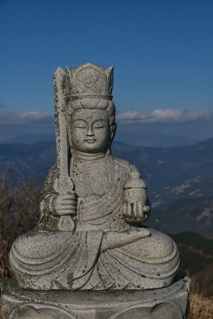 Statue au sommet du Kajigamori