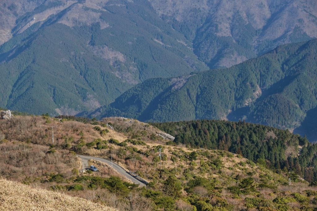 Notre voiture dans le camping de Kajigamori (en bas à gauche)
