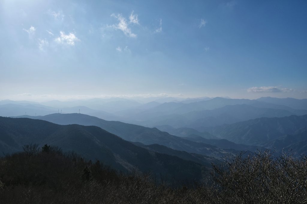 Vue des montagnes depuis la montagne Kajigamori