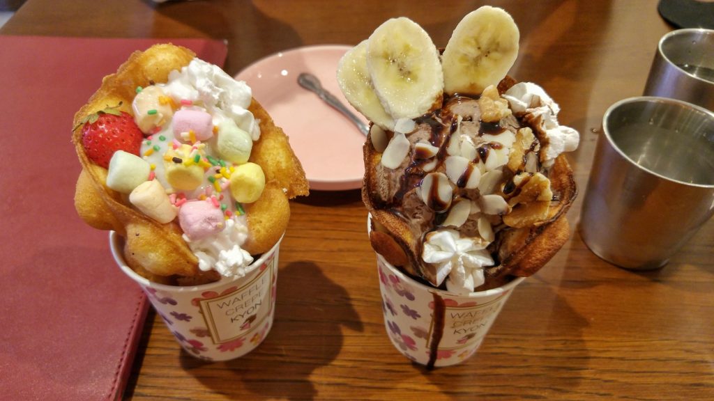 Des gaufres (trop) gourmandes dégustées dans le quartier de Tsuruhashi à Osaka
