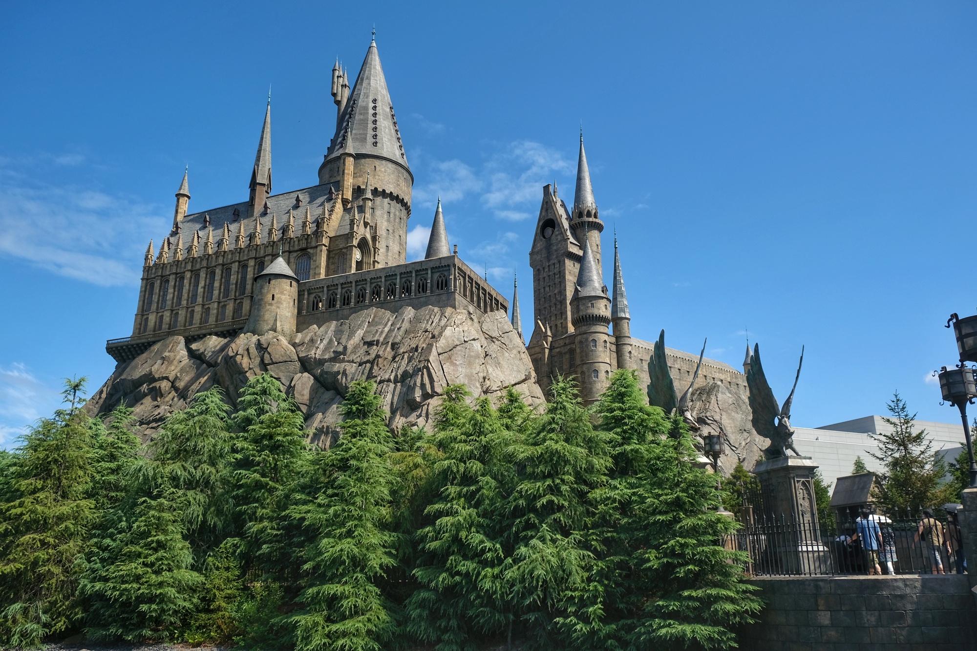 L'école Poudlard, plus petite vue de près, au parc Universal Studios Japan