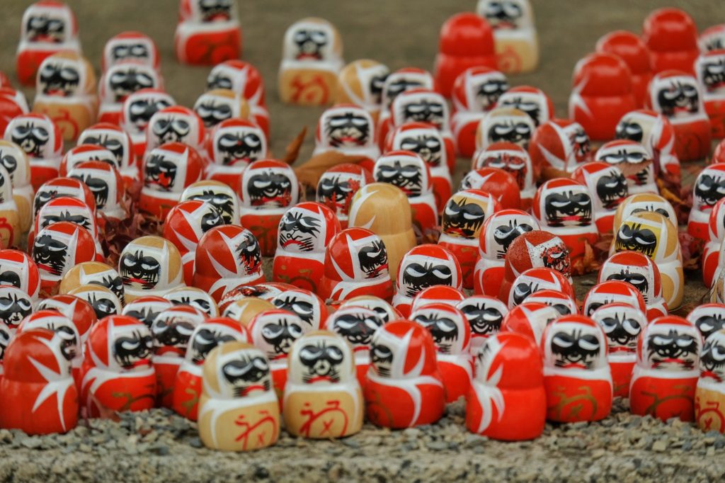 Foule de daruma au temple Katsuo-ji